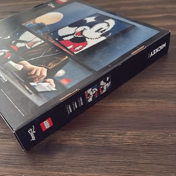 LEGO Art 31202 Disney’s Mickey Mouse Retired Building Set Sealed NEW - Picture 5 of 7